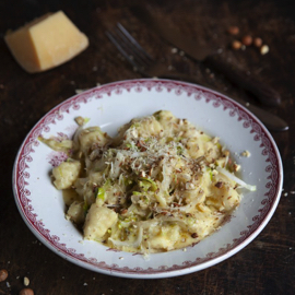 <p>Gnocchi met witlof, kaas en hazelnoten</p>